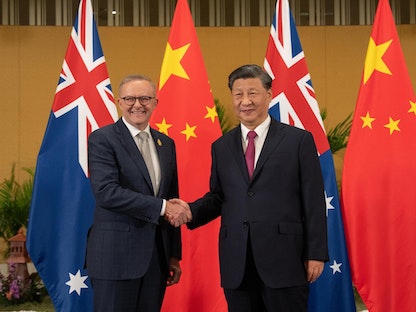 رغم الخلافات.. الصين تدعو لـ"تحسين وتطوير" العلاقات مع أستراليا