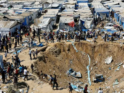 غارات إسرائيلية تقتل 4 فلسطينيين وتدمر مستودعي أدوية في غزة