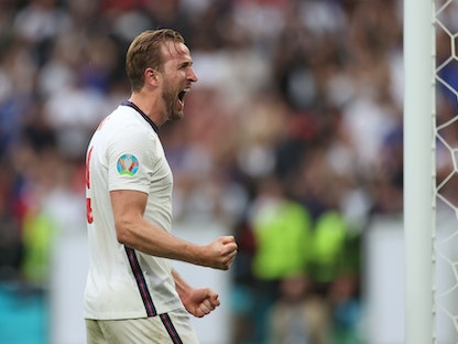 هاري كين يحتفل بفوز إنجلترا على ألمانيا في يورو 2020 - Pool via REUTERS