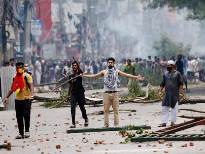 بنجلاديش.. الجيش يفرض حظراً للتجول مع تصاعد احتجاجات يقودها الطلاب