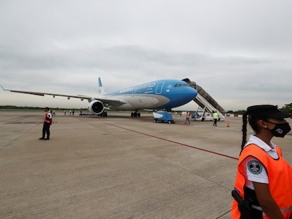 مطار إيزيزا الدولي، في بوينس آيرس، الأرجنتين- 28 يناير 2021 - REUTERS