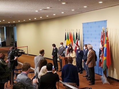 مندوبة دولة الإمارات تتحدث للصحافيين عقب الجلسة المغلقة لمجلس الأمن، بشأن هجمات 17 يناير على أبوظبي - @UAEMissionToUN
