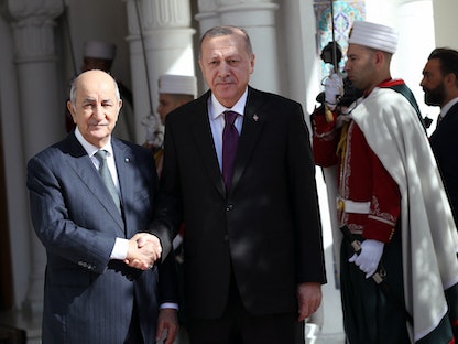 الرئيس الجزائري عبدالمجيد تبون يستقبل نظيره التركي رجب طيب أردوغان في الجزائر - 26 يناير 2020 - AFP