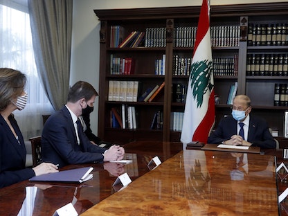 الرئيس اللبناني ميشيل عون يستقبل مساعد وزير الخارجية الأميركية للشؤون السياسية ديفيد هيل - بيروت - 15 أبريل 2021 - twitter@LBpresidency