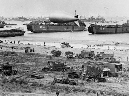 جانب من عملية "إنزال نورماندي" أثناء الحرب العالمية الثانية - bbc.com