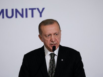 الرئيس التركي رجب طيب أردوغان خلال اجتماع قادة دول الاتحاد الأوروبي وجوارها بالعاصمة التشيكية براج. 6 أكتوبر 2022 - REUTERS