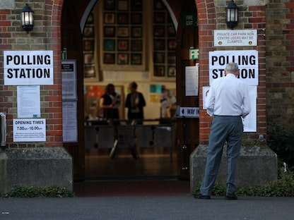 مركز اقتراع للانتخابات الفرعية في مدينة أوكسبريدج البريطانية. 20 يوليو 2023 - REUTERS