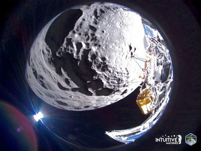 مسبار "أوديسيوس" يرسل أولى صوره من أقصى جنوب القمر