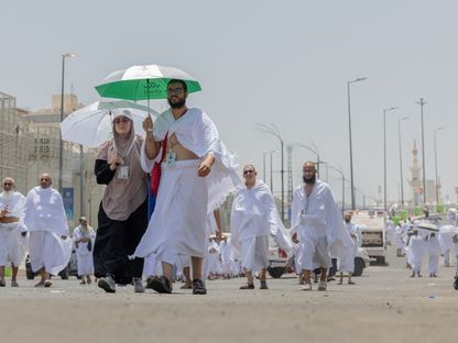 الحجاج في طريقهم إلى مشعر منى، مكة المكرمة، المملكة العربية السعودية، 4 يونيو 2025 - via REUTERS