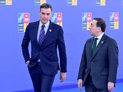 البيت الأبيض يعلن موافقة إسبانيا على التعاون في حرب إيران.. ومدريد تنفي