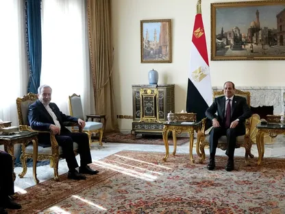 السيسي يستقبل وزير خارجية إيران ويؤكد حتمية عودة الملاحة إلى طبيعتها في البحر الأحمر