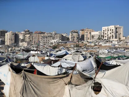 إسرائيل تقتل مسؤولين أمنيين اثنين في غزة بغارة استهدفت مركبتهما