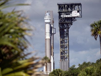 صاروخ أطلس 5 في محطة كاب كانافيرال للقوة الفضائية الأميركية في إطار التحضير لإطلاق "ستارلاينر" قبل اكتشاف عطل فني. 4 مايو 2024 - REUTERS