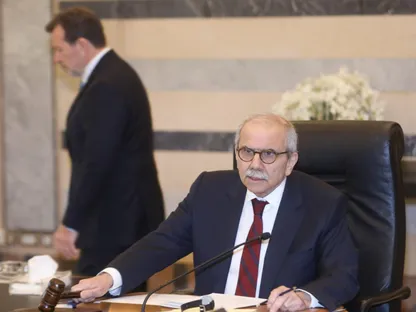 رئيس الوزراء اللبناني نواف سلام يرأس اجتماع مجلس الوزراء في العاصمة بيروت. 27 نوفمبر 2025 - x/grandserail