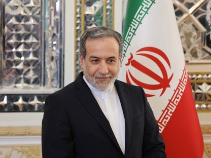 إيران تجتمع بالترويكا الأوروبية قبل جولة المفاوضات الرابعة مع واشنطن