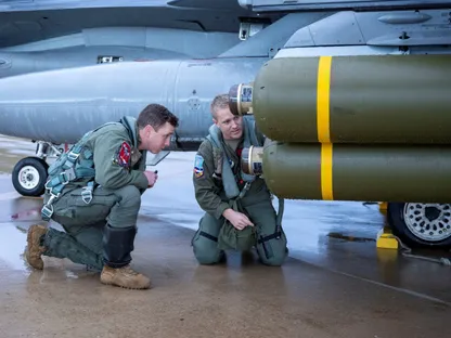 سلاح لا ينتهي خطره.. القنابل العنقودية تحت المجهر