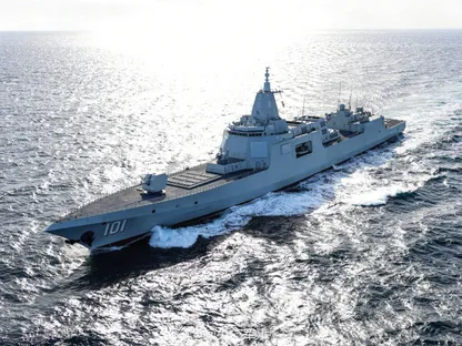 مدمرة Nanchang الصينية تقود مناورات قرب المياه اليابانية.. ما قدراتها؟