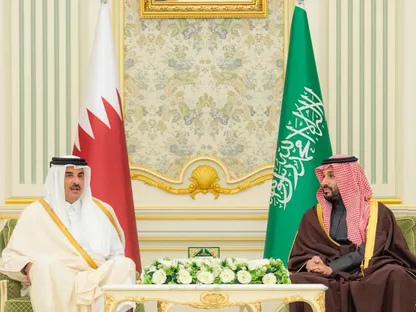 السعودية وقطر.. توافق على تعزيز الشراكة الدفاعية واتفاقية للربط بقطار كهربائي