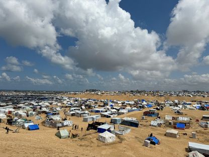 مخيمات الفلسطينيين النازحين إلى مدنية رفح جنوب قطاع غزة. 10 أبريل 2024 - REUTERS