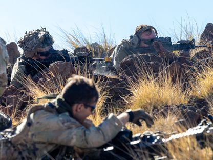 جنود من الجيش الأميركي يشاركون في مناورات عسكرية في منطقة بوهاكولوا في ولاية هاواي. 9 نوفمبر 2023 - twitter/pohakuloaarmy