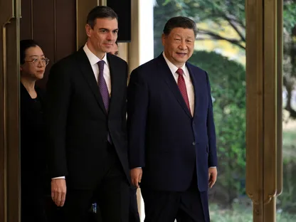 رئيس وزراء إسبانيا يحث الصين على استخدام نفوذها في إنهاء حربي إيران وأوكرانيا