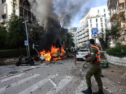 أضرار في تل أبيب بعد هجمات إيرانية.. وإسرائيل: استهدفنا 50 موقعاً بطهران