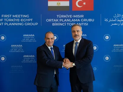 وزيرا الخارجية المصري بدر عبد العاطي والتركي هاكان فيدان خلال اجتماع مجموعة التخطيط المشتركة بين مصر وتركيا، أنقرة، 12 نوفمبر 2025 - MfaEgypt