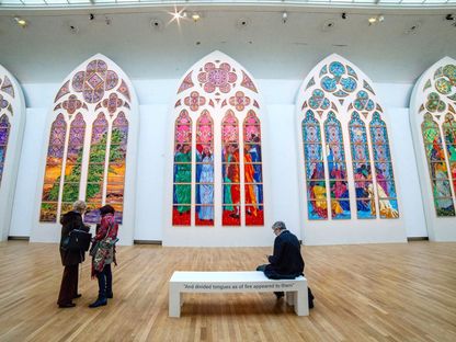 نوافذ "نوتردام" الجديدة أعمال فنية معاصرة