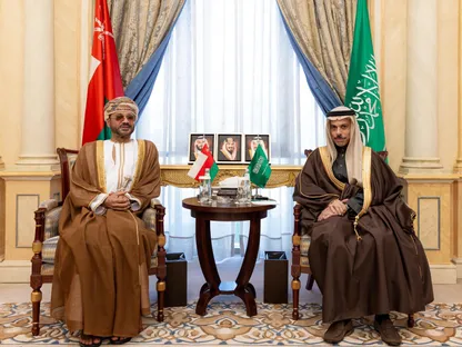 وزير الخارجية السعودي يبحث "الأوضاع الإقليمية" مع وزيري خارجية الكويت وعُمان