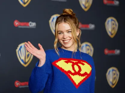 Super Girl.. بطلة مترددة ومتمردة ومتواضعة يتعاطف معها الجمهور