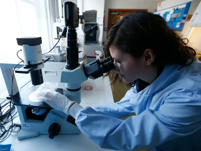 روسيا تكشف لقاحاً جديداً لعلاج السرطان بتقنية mRNA