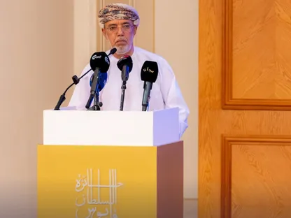 مصري ولبنانية ومؤسسة مغربية يفوزون بجوائز السلطان قابوس للثقافة