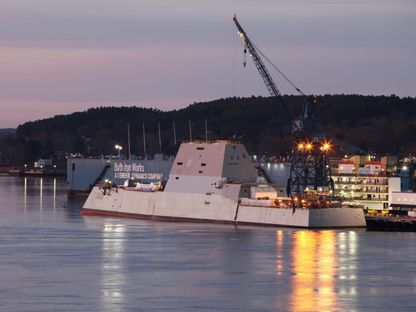 مدمرة أميركية من طراز Zumwalt في ولاية مين. 21 نوفمبر 2013 - Reuters