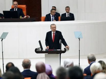الرئيس التركي رجب طيب أردوغان يلقي كلمة أمام أعضاء البرلمان في العاصمة التركية أنقرة. 1 أكتوبر 2023 - REUTERS