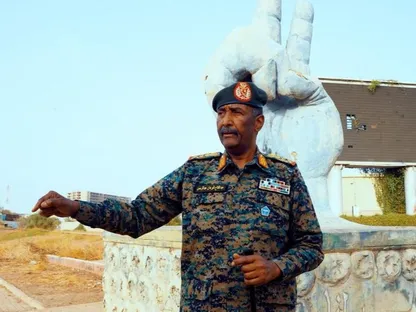 البرهان: الجيش ملتزم بالتحول الديمقراطي والشعب وحده من يقرر مصيره