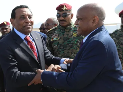 كامل إدريس يصل بورتسودان.. تحديات كبيرة تواجه رئيس وزراء السودان الجديد