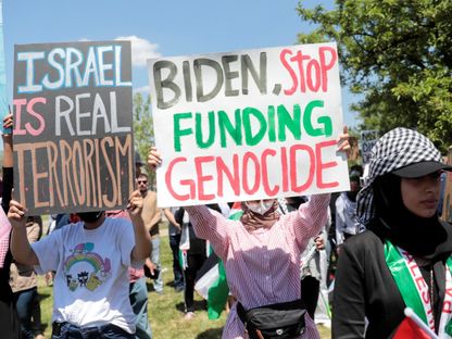 جانب من مسيرة احتجاجية مؤيدة للفلسطينيين في ديربورن بولاية ميشيجان في الولايات المتحدة. 18 مايو 2021 - Reuters