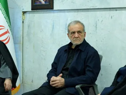 إيران تواصل الهجمات على دول الخليج بعد "اعتذار بيزشكيان"