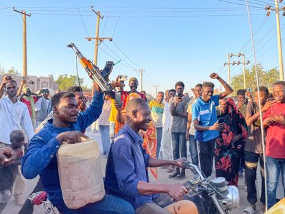تجمع لمواطنين سودانيين لدعم الجيش في معارك مدينة ود مدني بولاية الجزيرة. 17 ديسمبر 2023 - Afp
