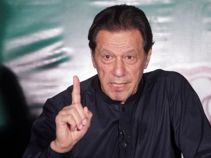 باكستان.. براءة عمران خان من تهم تسريب أسرار الدولة