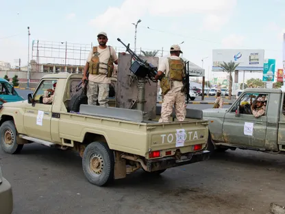 الحوثيون والحكومة اليمنية.. صراع مفتوح على جبهات عدة