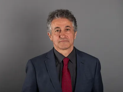 البروفيسور ماجد شرقي الأستاذ الفخري في المعهد الفيدرالي السويسري للتكنولوجيا، الفائز بجائزة نوابغ العرب عن فئة العلوم الطبيعية لعام 2025 - greatarabminds.ae/ar/