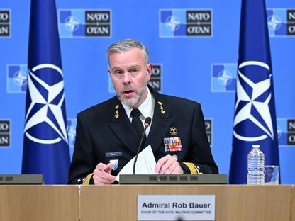 روب باور رئيس اللجنة العسكرية لحلف شمال الأطلسي الناتو خلال اجتماع في بروكسل. 18 يناير 2024 - AFP