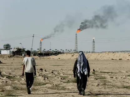 العراق: قد نلجأ إلى الاقتراض الداخلي لتأمين الرواتب حال استمرار حرب إيران
