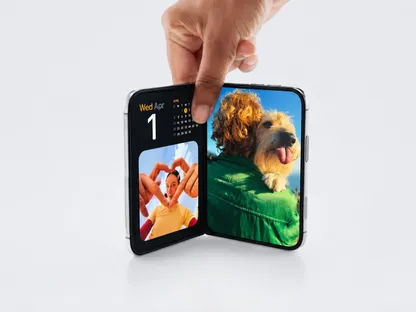iPhone Duo يشعل المنافسة بسوق الهواتف القابلة للطي بين أبل وسامسونج وهواوي