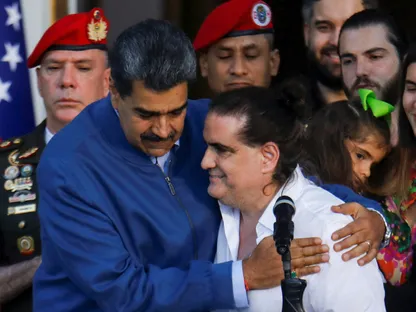 أليكس صعب حليف مادورو يقر بالذنب في قضية غسل أموال بأميركا