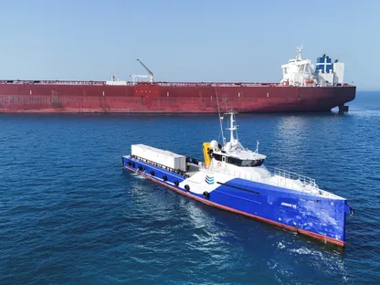 تضارب تصريحات إيران حول هرمز يثير الجدل بشأن المفاوضات