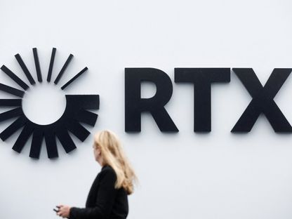 شعار شركة Raytheon Technologies Corporation (RTX) في معرض باريس الجوي الدولي الرابع والخمسين في مطار لو بورجيه بالقرب من باريس. 22 يونيو 2023 - Reuters