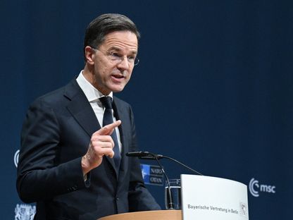 أمين عام الناتو يرفض دعوات انفصال الدفاع الأوروبي عن الولايات المتحدة