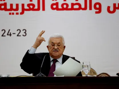 عباس يطالب "حماس" بتسليم السلاح والحكم في غزة للسلطة الفلسطينية